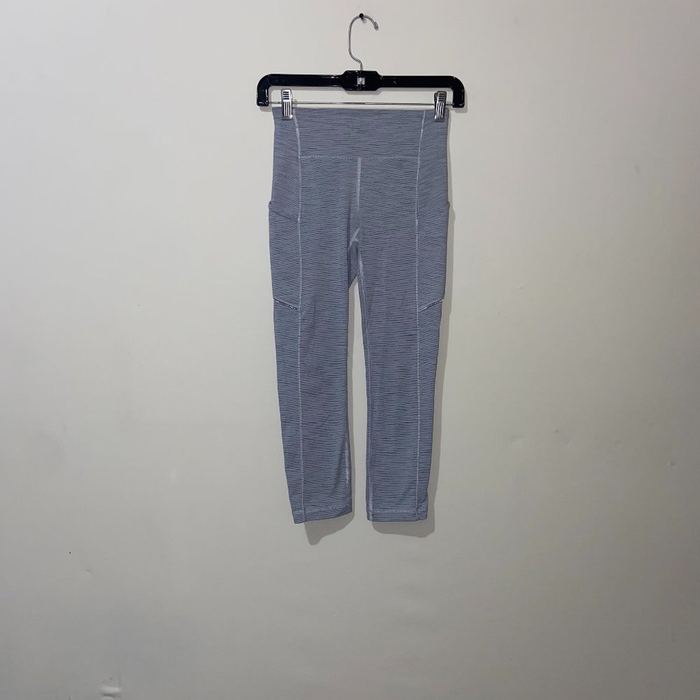 Lululemon Light Grey Space Dye Mid Rise Cropped Leggings - Size 2